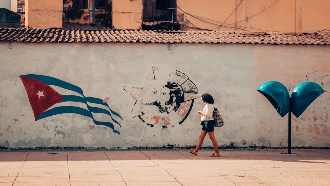 Cuba: Când 65 de Ani de Rezistență Eroică se Termină cu Lumina Stinsă